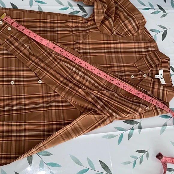 Lizbeth Button Up Top
Billie the Label - Picture 7 of 7